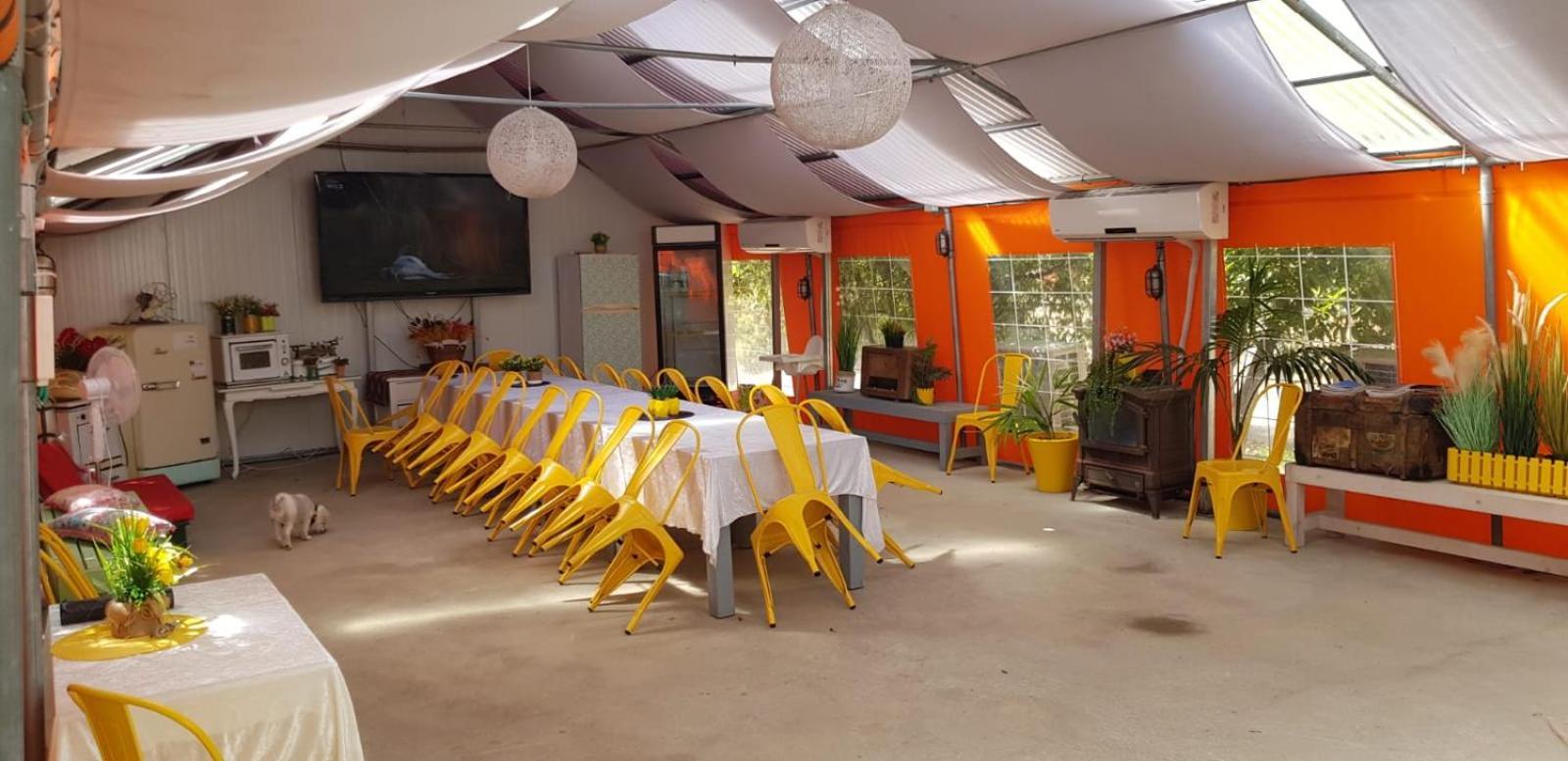 ביקתפוז וקלמנטינה- מתחם בקתות וסוויטות עם ג'קוזי פרטי ובריכה משותפת Hotel Liman Exterior photo